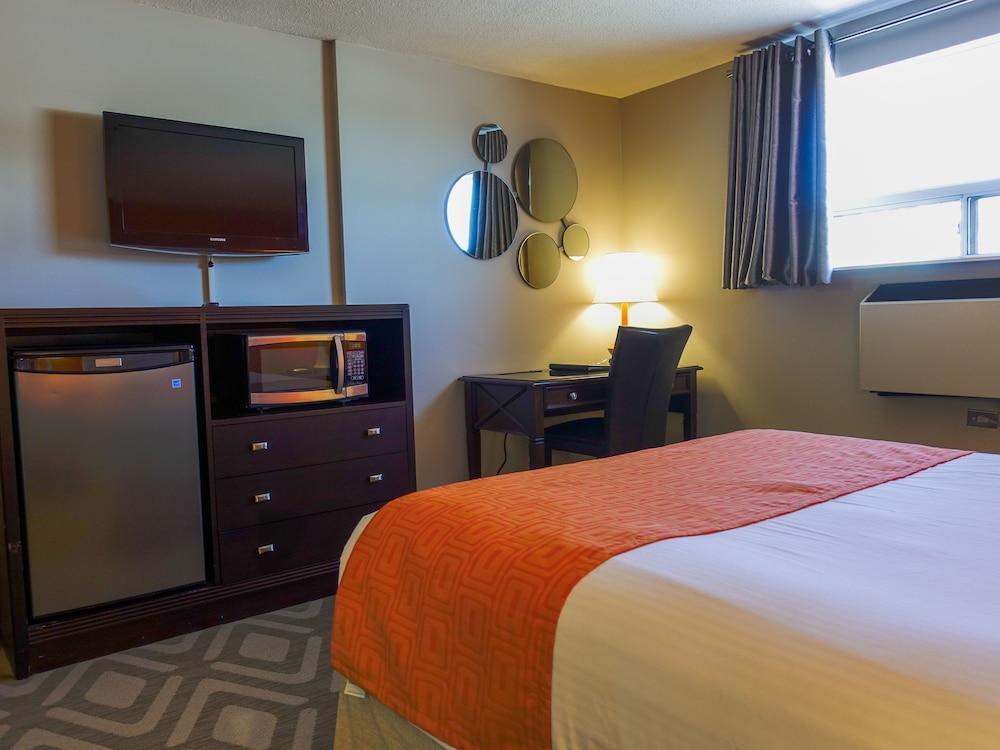 Howard Johnson By Wyndham Gravenhurst Bagian luar foto