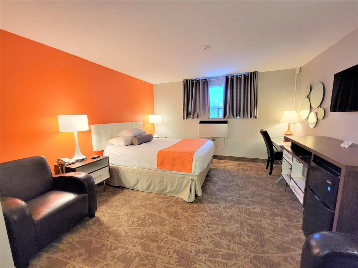 Howard Johnson By Wyndham Gravenhurst Bagian luar foto
