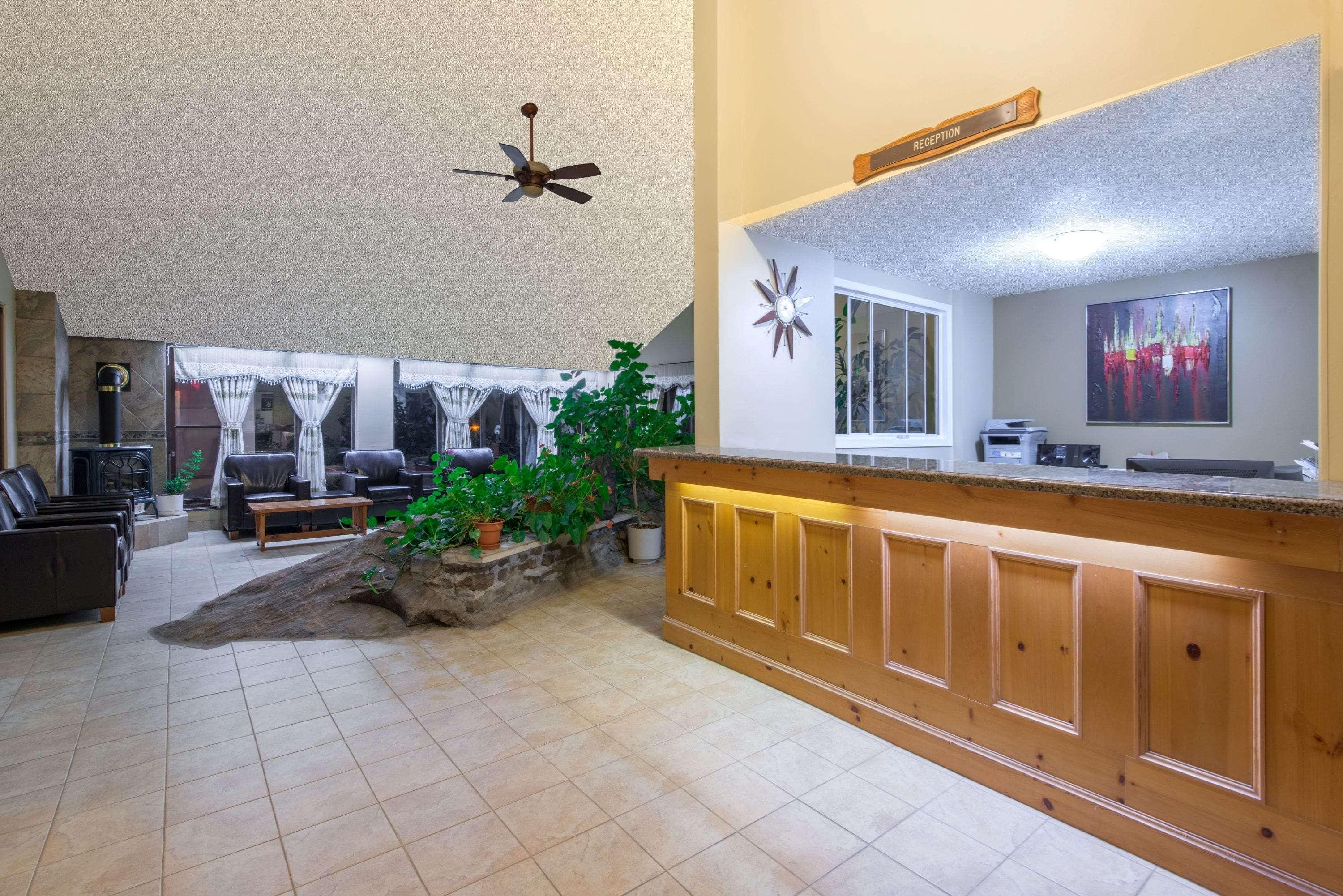Howard Johnson By Wyndham Gravenhurst Bagian luar foto