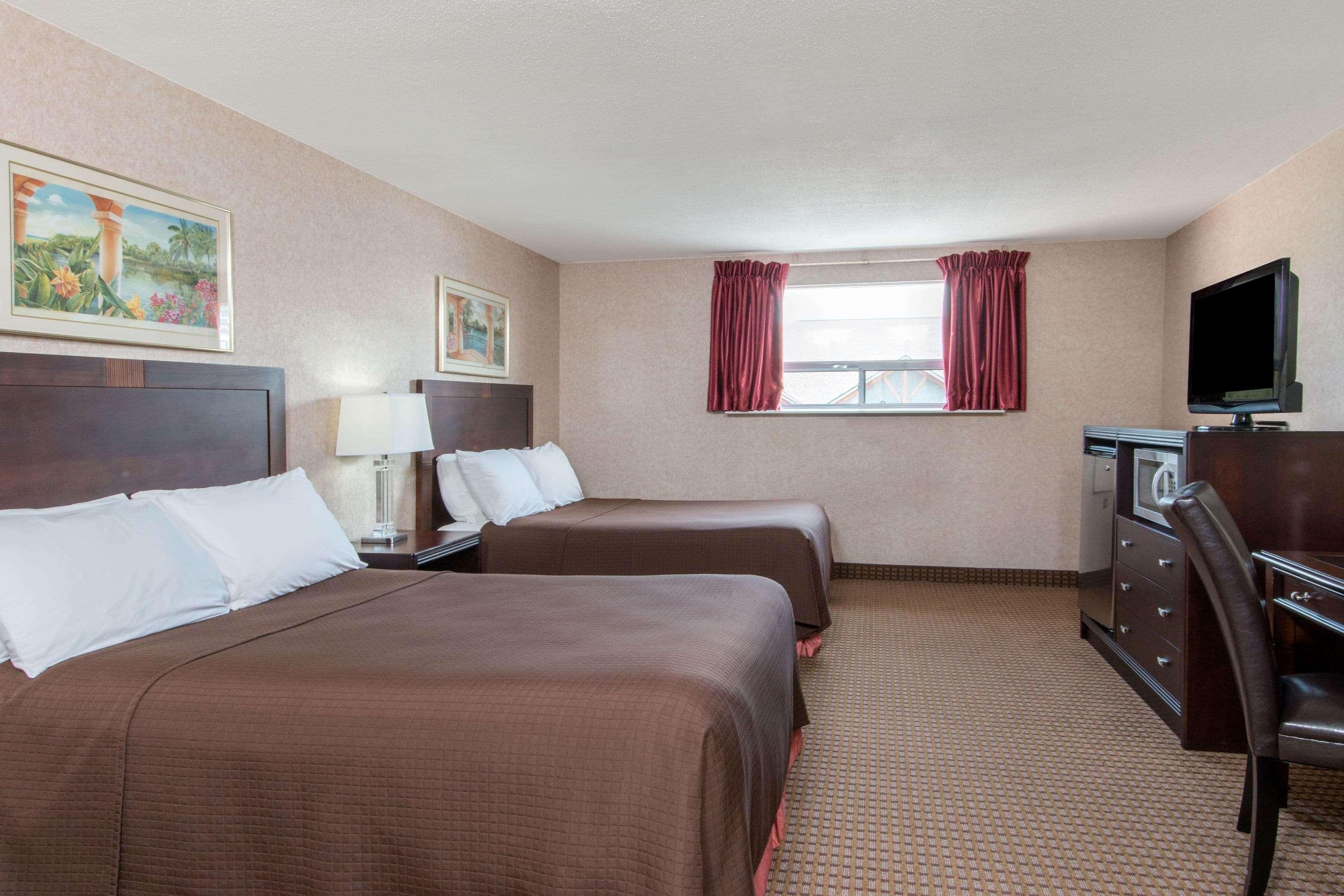Howard Johnson By Wyndham Gravenhurst Bagian luar foto