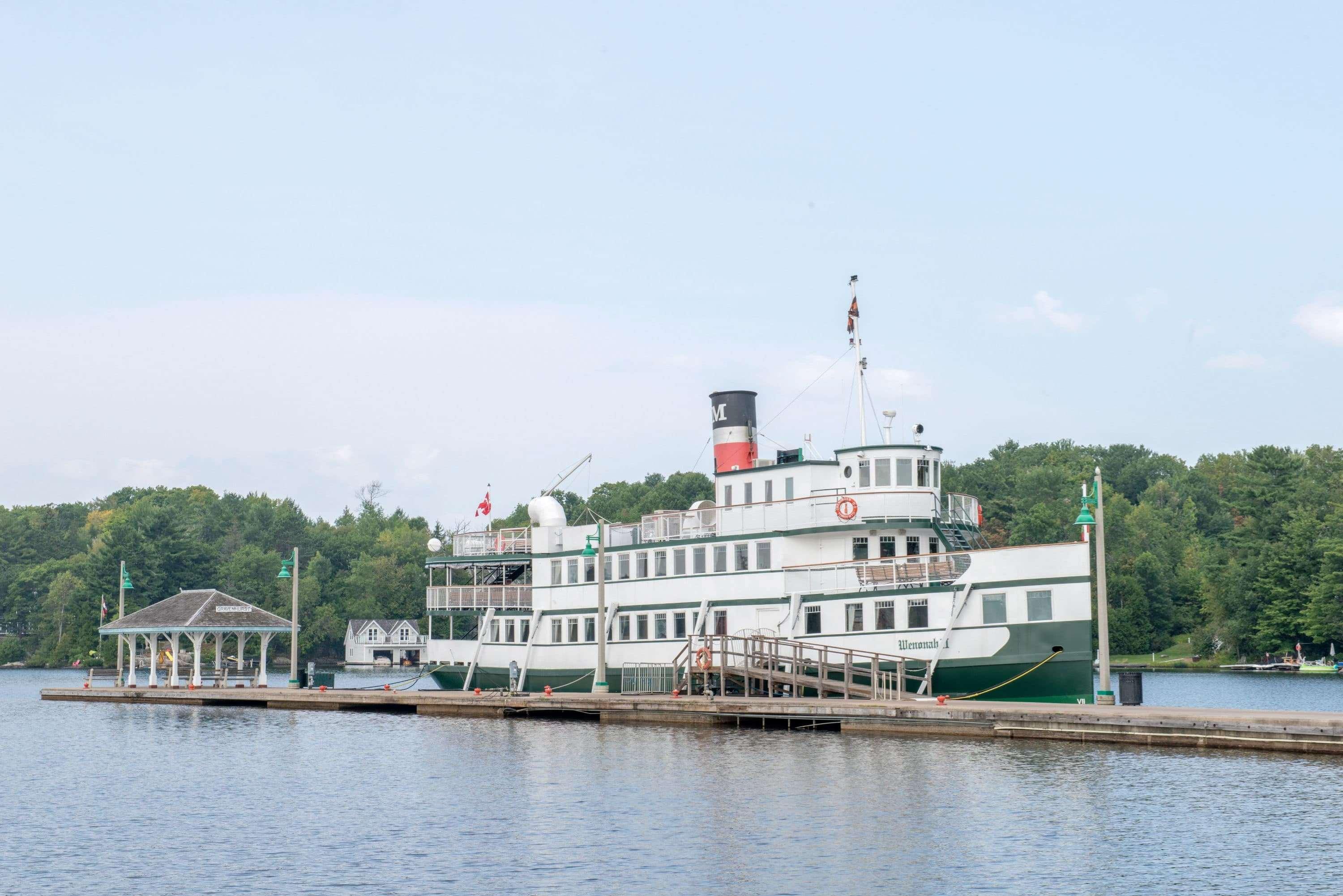 Howard Johnson By Wyndham Gravenhurst Bagian luar foto